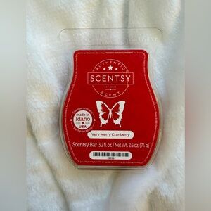 Scentsy Very Merry Cranberry wax bar melts, *Retired*